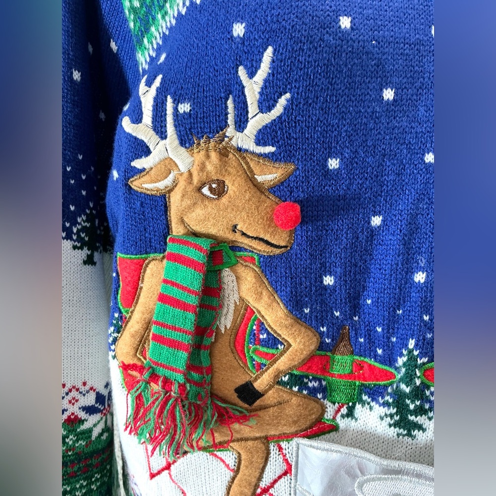 Funny pretty CHRISTMAS SWEATER 🎄🎄 - Picture 5 of 9
